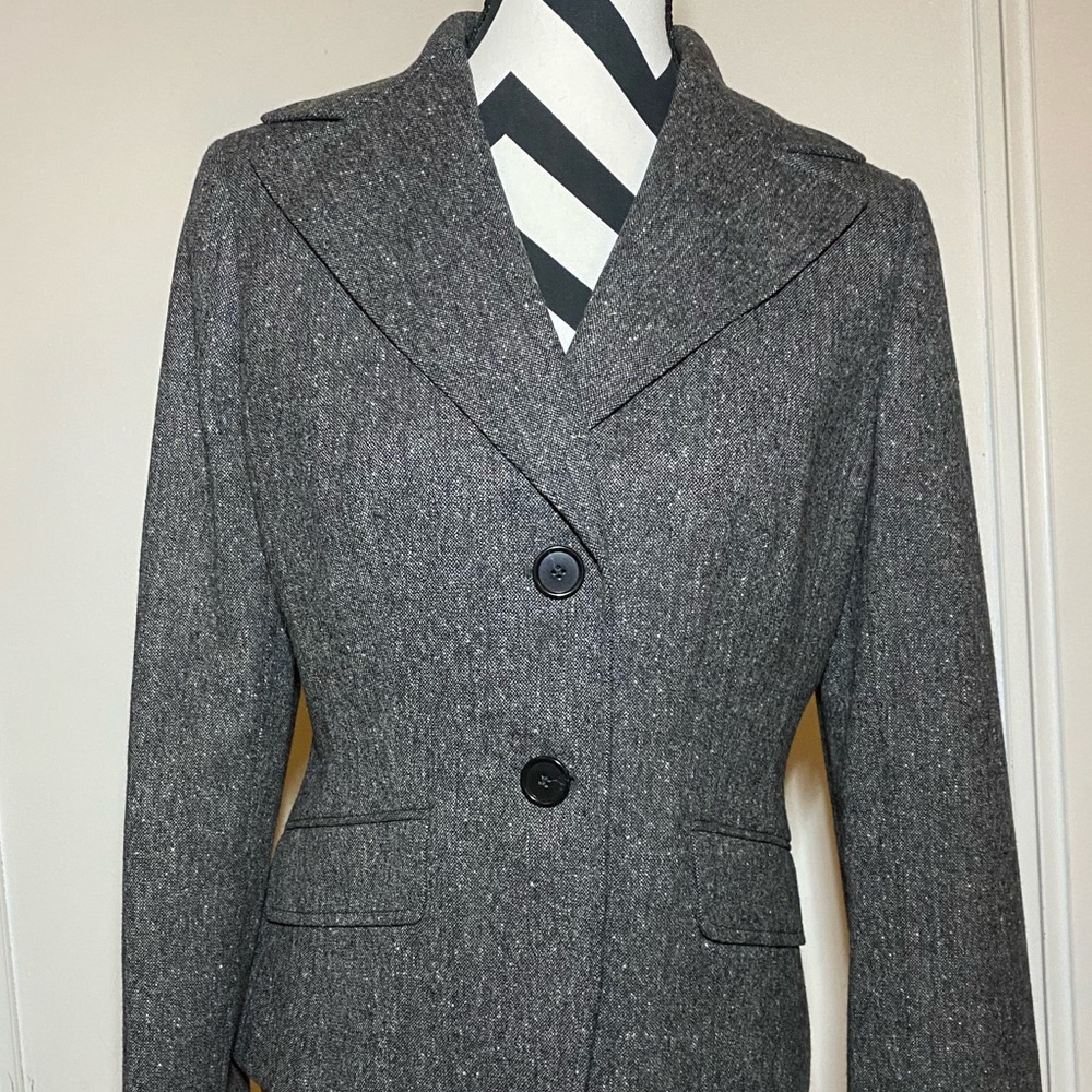 Ann Taylor gray fitted suit jacket
